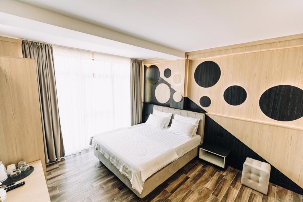 L'Invidia Hotel Novaci-Straini Ngoại thất bức ảnh