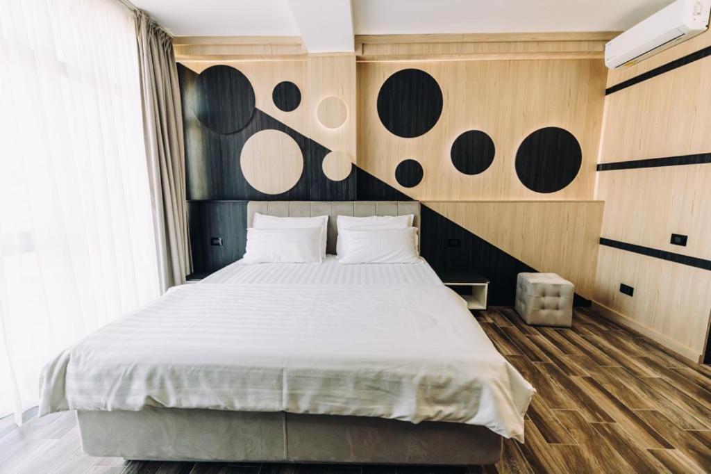 L'Invidia Hotel Novaci-Straini Ngoại thất bức ảnh
