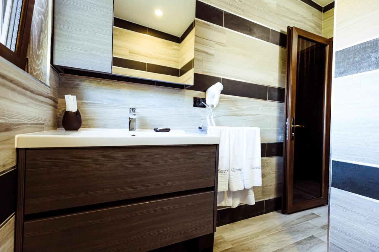 L'Invidia Hotel Novaci-Straini Ngoại thất bức ảnh